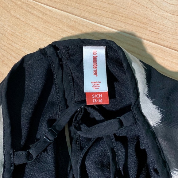 Black and Cream Chevron Maxi Dress - Picture 3 of 6